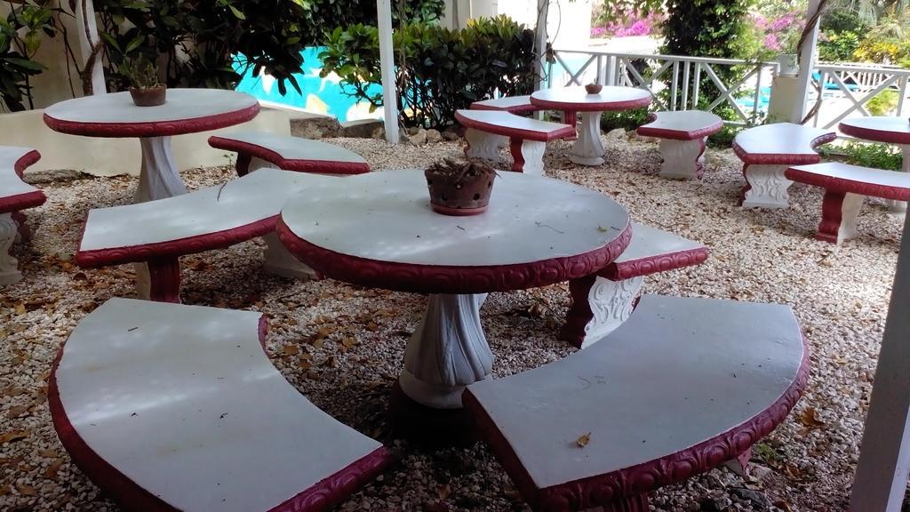 Hotel Relax Resort Montego Bay Exterior foto